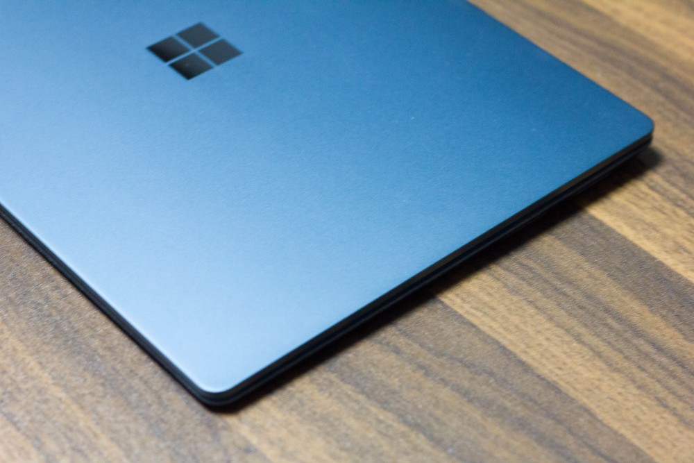 Surface Laptopレビュー。mac book pro m1 USキーボード ram16gb ssd2TB。コバルトブルーの高級感は、全ての人を魅了 